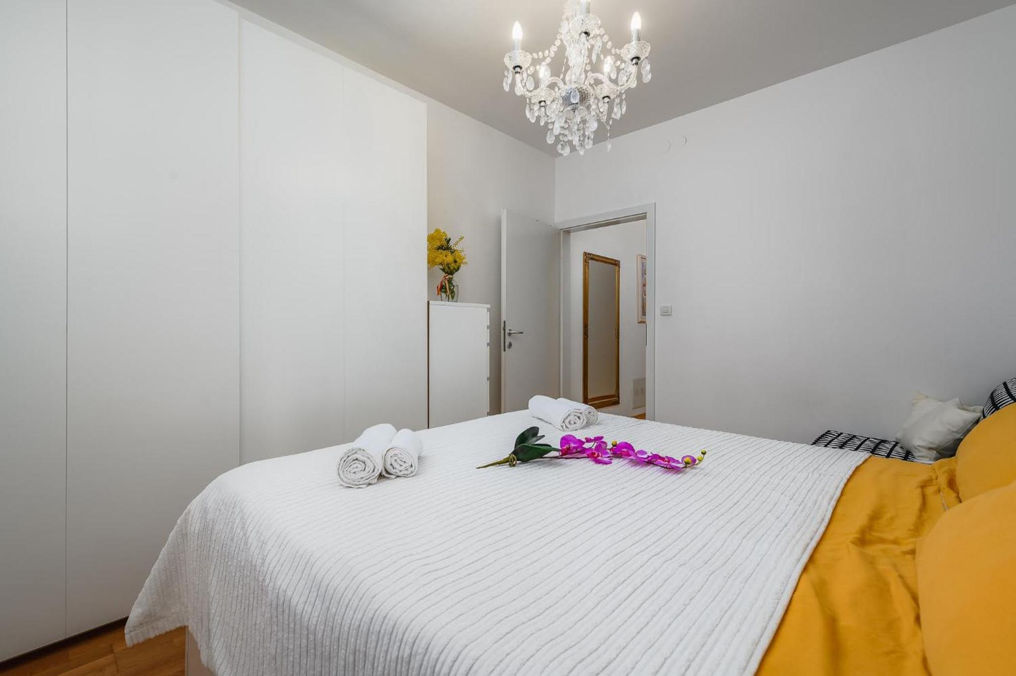 Aureo Apartment Pula Center Екстер'єр фото
