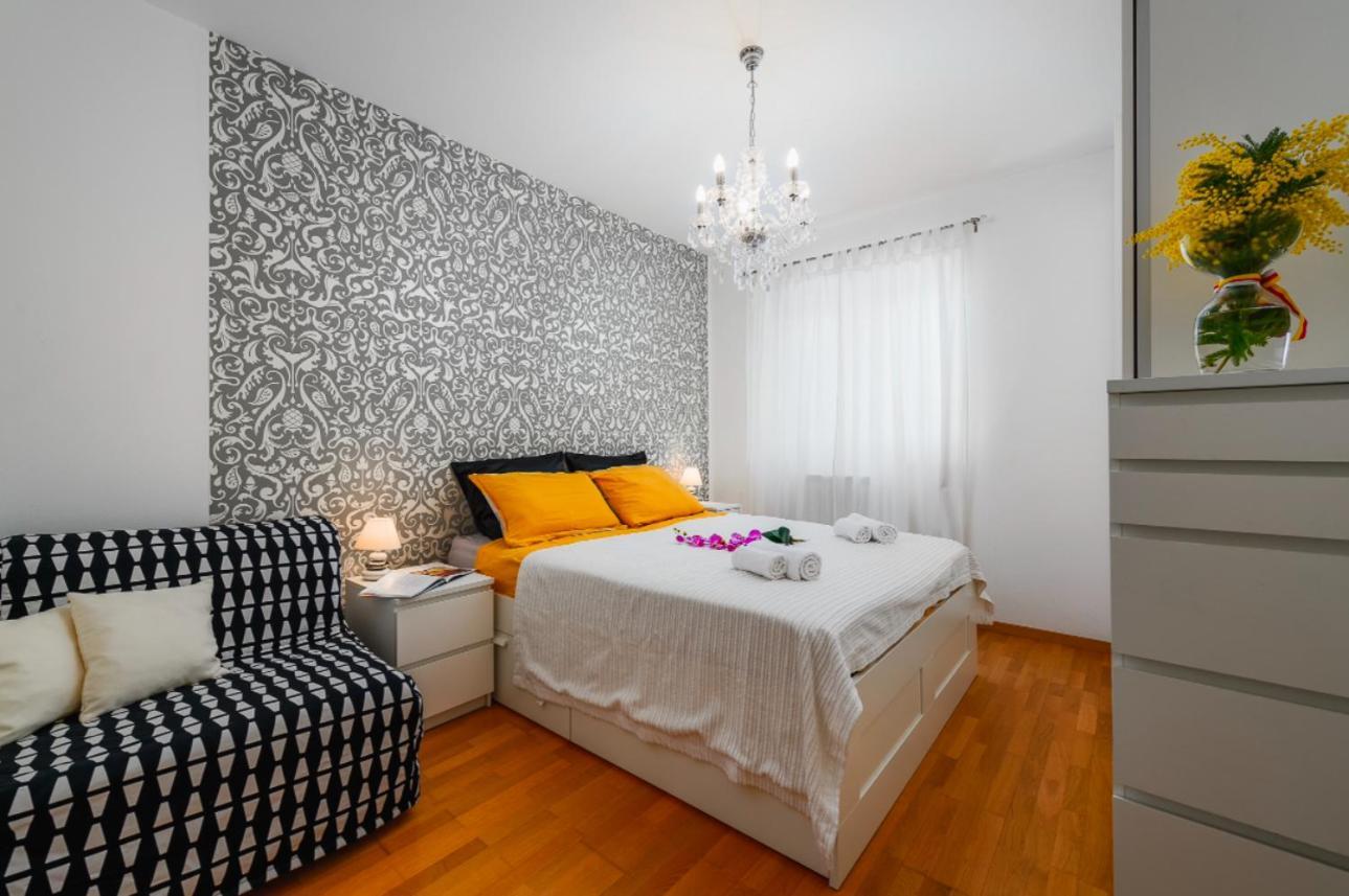 Aureo Apartment Pula Center Екстер'єр фото