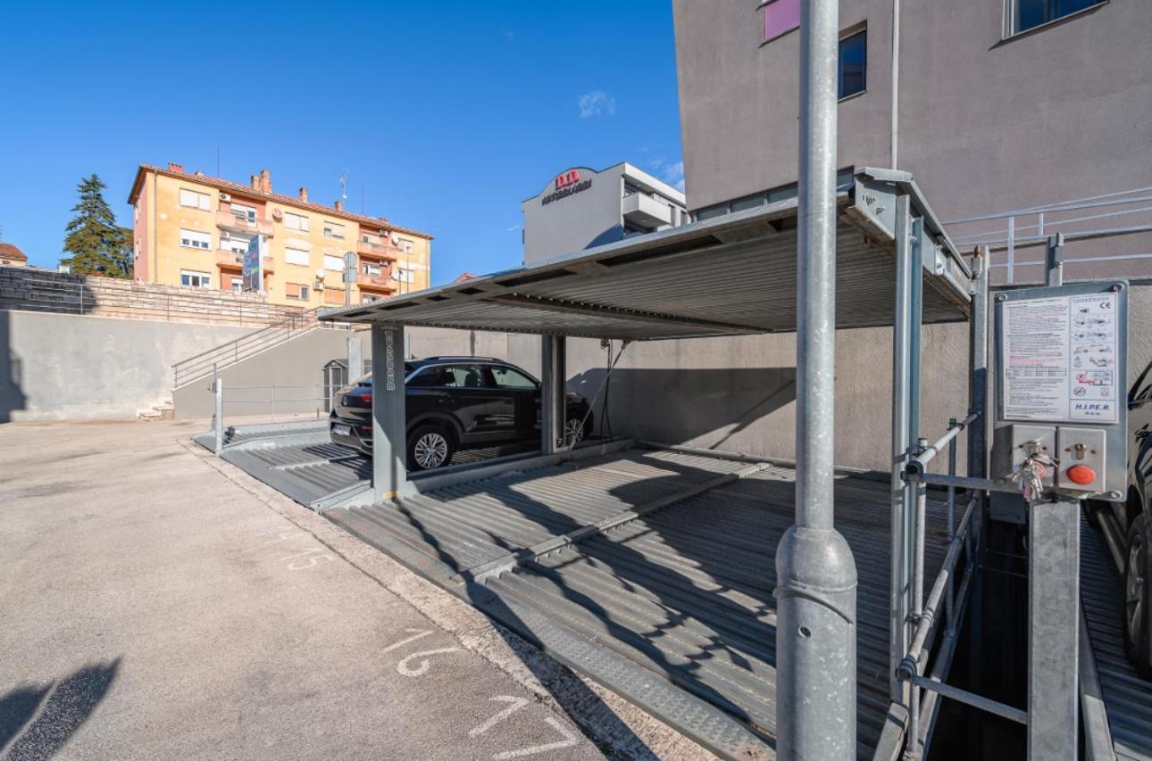 Aureo Apartment Pula Center Екстер'єр фото